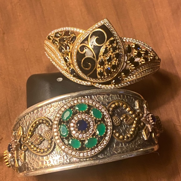 Really wonderful bracelets both very heavy Sterling with wonderful designs - Picture 7 of 9